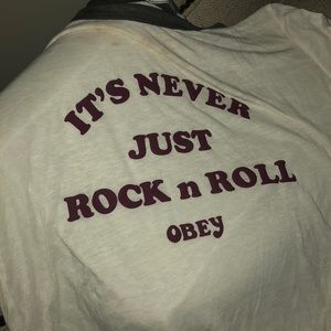 graphic tee
